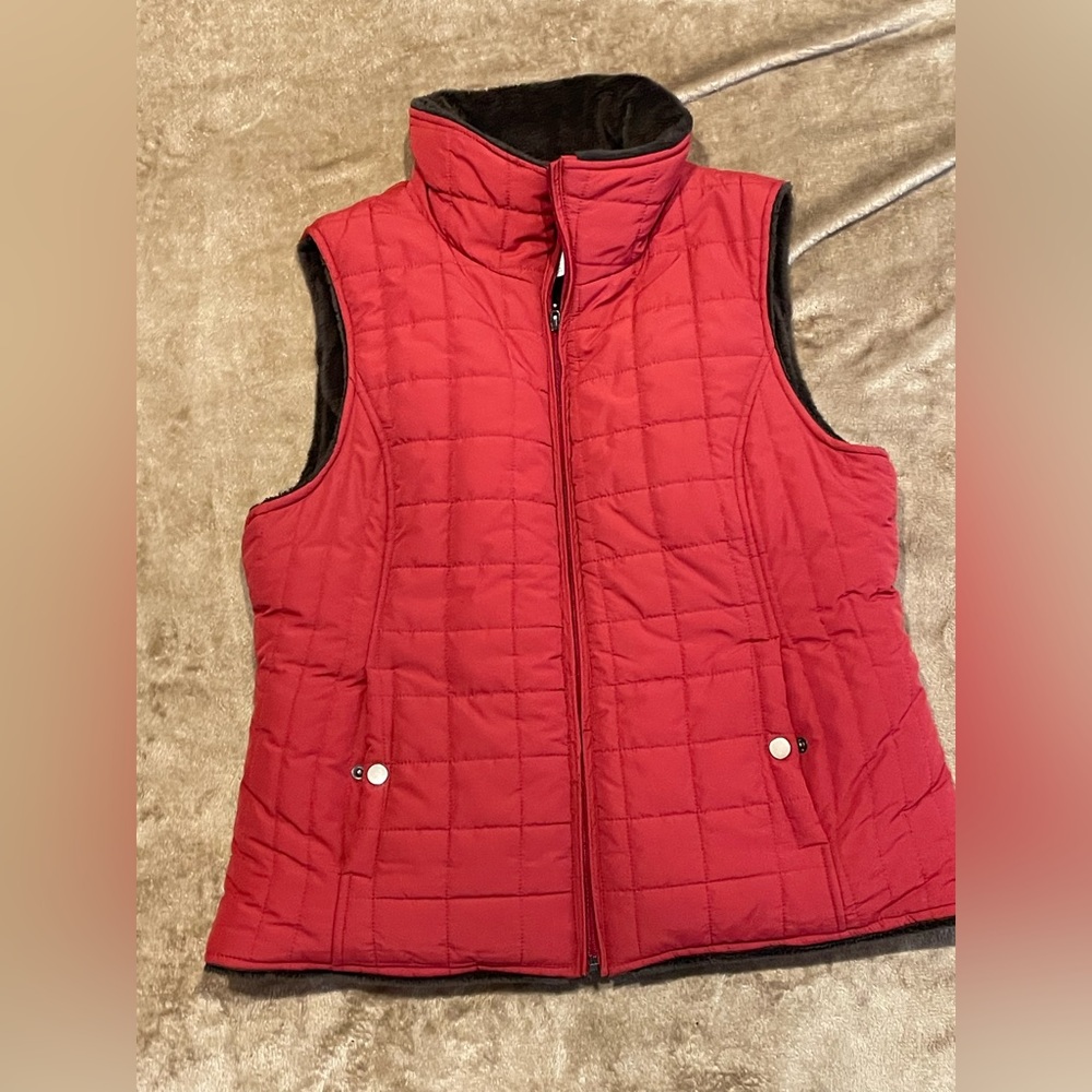 Weatherproof Vintage Red Puffer Vest With Brown Fur Lining Size Large
